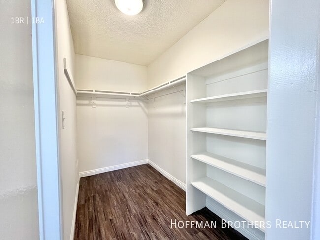 Foto del edificio - 140 N Hoover St