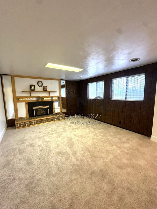 Foto del edificio - 825 W Arapahoe Ave
