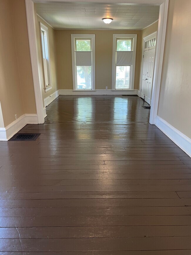 401 W 3rd St Unit 1, Muscatine, IA 52761 Apartments in Muscatine, IA