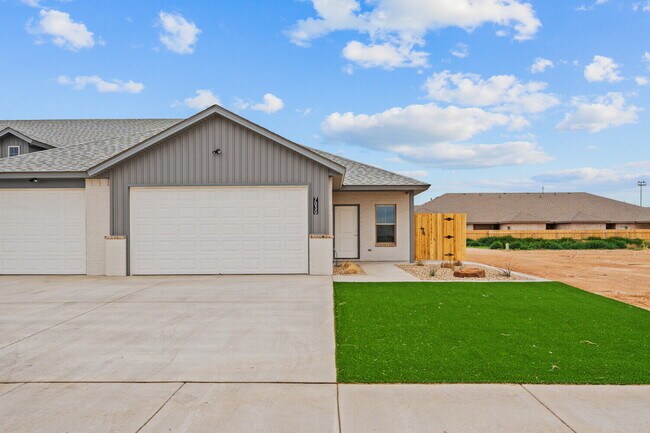 Foto del edificio - Brand new townhomes in Frenship East!