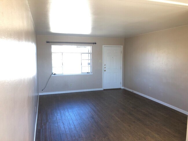 Building Photo - 5702 Macon Ln