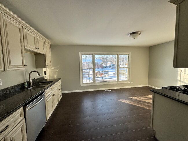 Foto del edificio - 1490 Highland Blvd