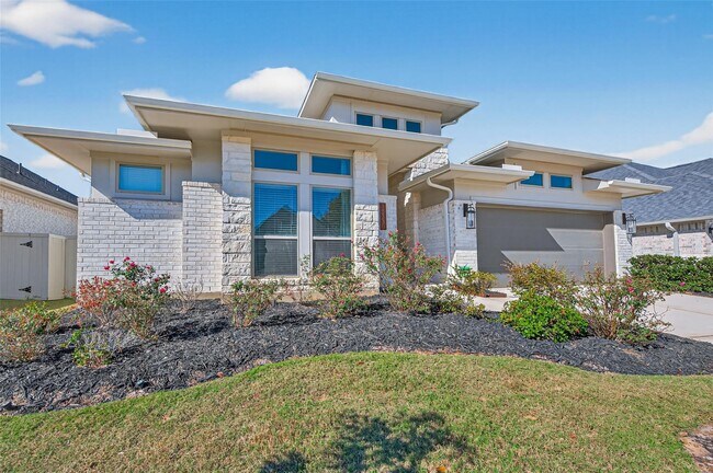 Foto del edificio - 15330 Legacy Pk Wy