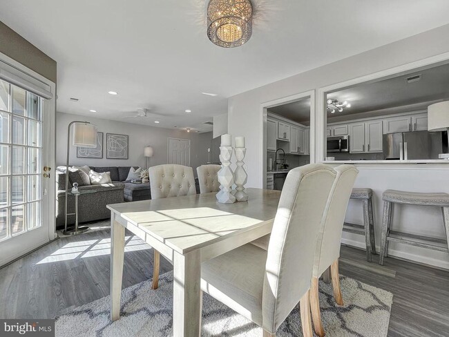 Foto del edificio - 9286 Cardinal Forest Ln