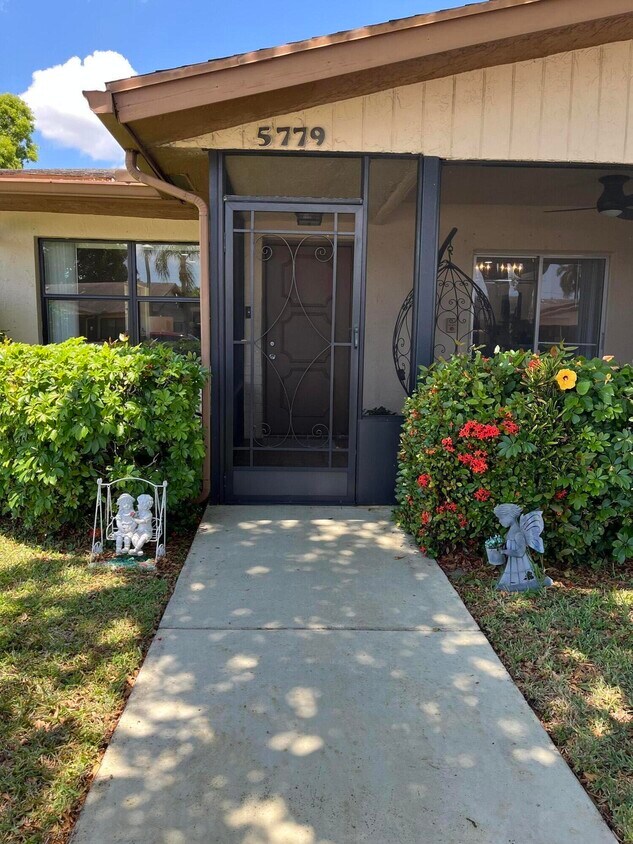 Foto principal - 5779 Doris Ct