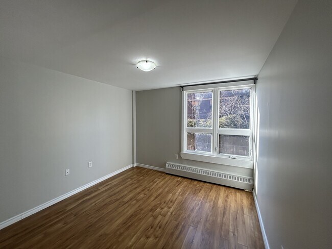 Building Photo - 5222-5222 Green St