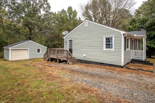Building Photo - 10524 Cutbank Church Rd