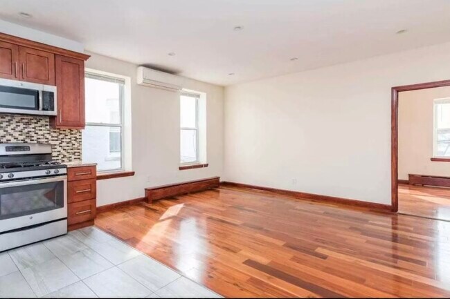 Building Photo - 2126 36th St