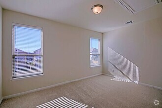 Building Photo - 125 Mayney Ln.