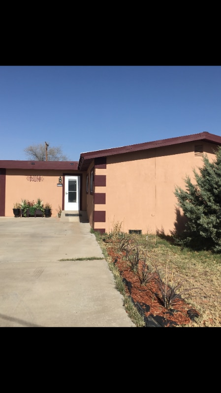 Building Photo - 304 SW 2nd St