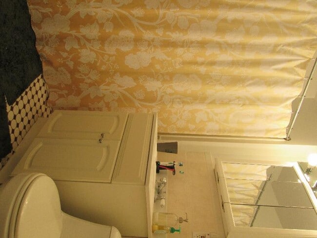 Building Photo - 60 Egmont St