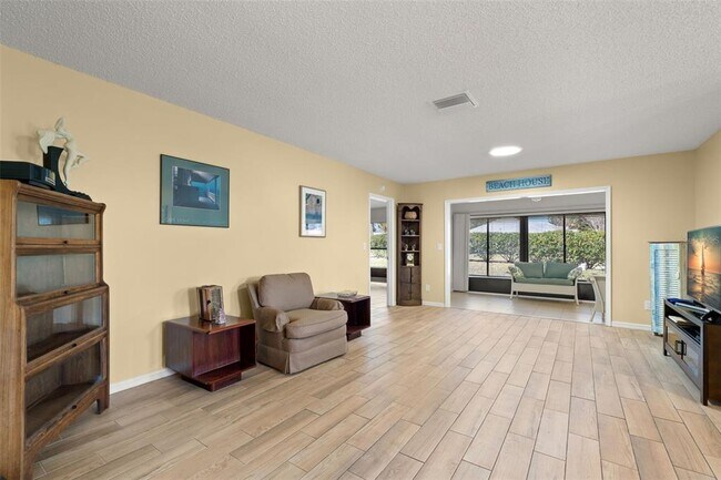 Building Photo - 2501 Langtree Ct