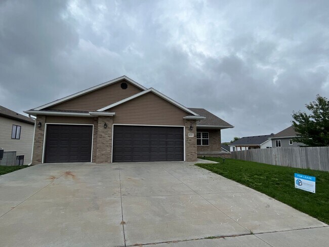 Foto del edificio - 8020 Renatta Dr