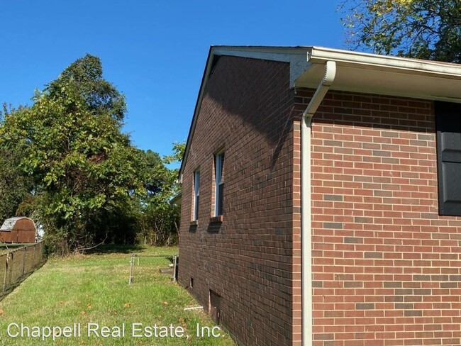 Building Photo - 3 br, 2 bath House - 531 N. Azalea Ave.