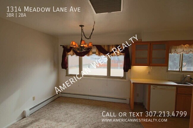 Foto del edificio - 1314 Meadow Ln Ave