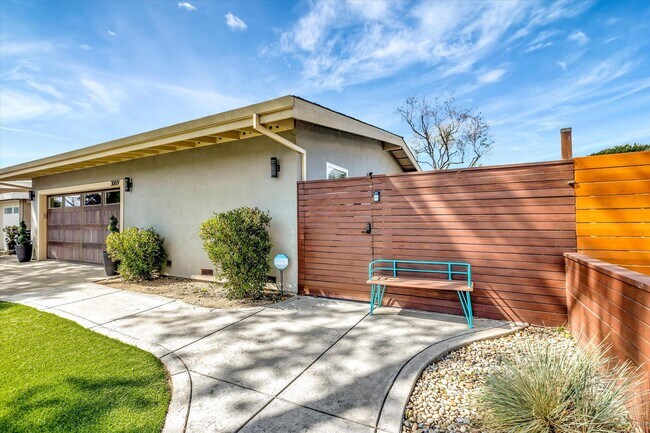 Foto del edificio - Gorgeous Vibrant Home In Santa Clara