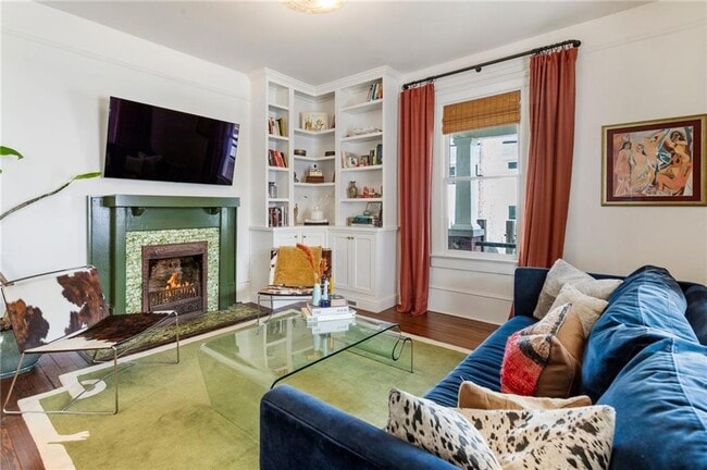 Building Photo - 95 Vannoy St SE