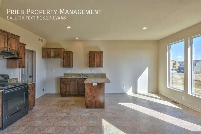 Building Photo - Prairie Haven Duplex - Available December 6th