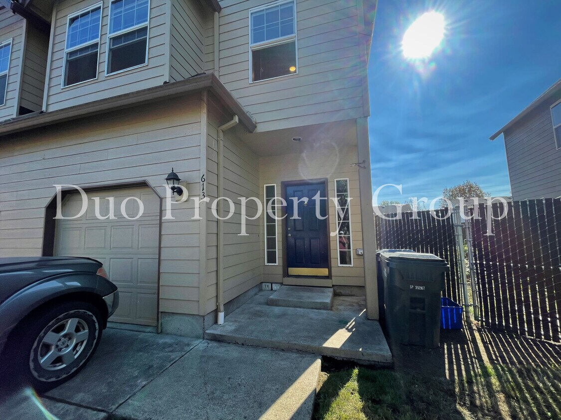 613 S 41st Ct, Springfield, OR 97478 Townhome Rentals in Springfield