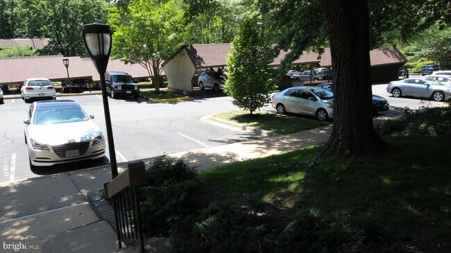 Building Photo - 1646 Parkcrest Cir
