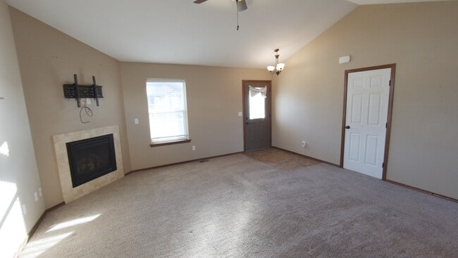 Building Photo - Beautiful Upgraded 4 Bedroom Home on Corne...
