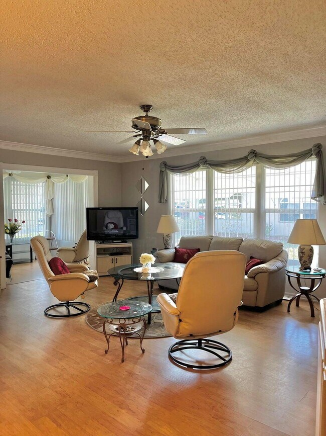 Foto del edificio - 910 Savannas Point Dr