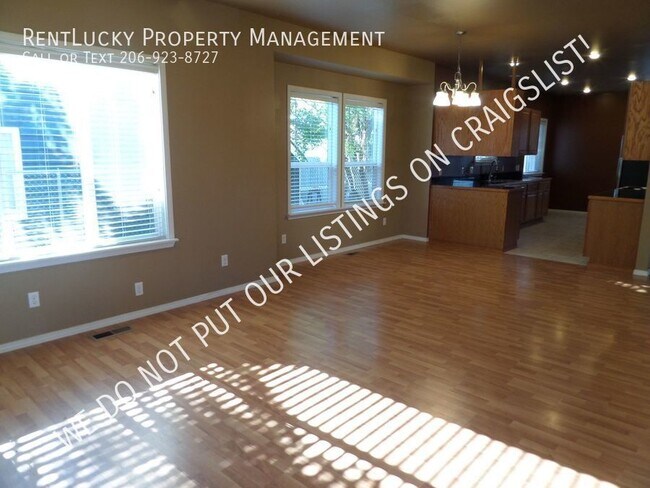 Building Photo - Gorgeous and HUGE 4-Bedroom House in Aubur...