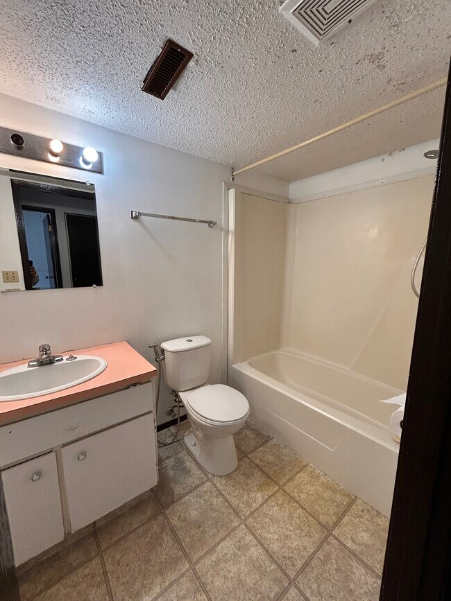 Photo du bâtiment - Olds Court 4813 54 St Olds