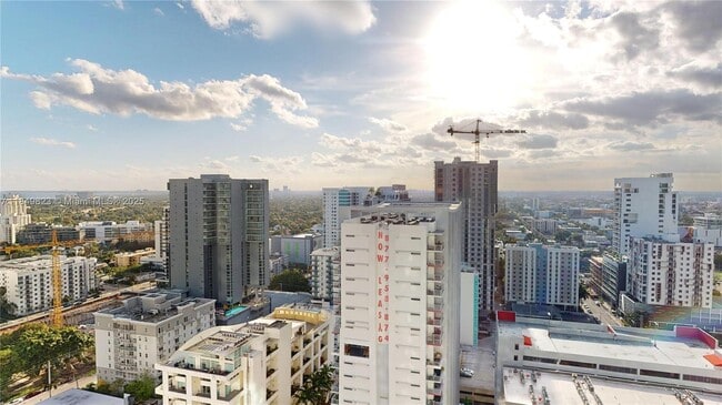 Foto del edificio - 999 SW 1st Ave
