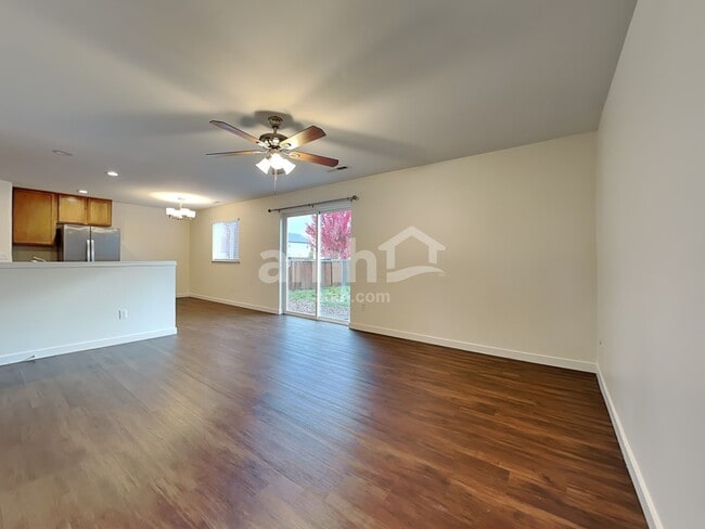 Building Photo - 10032 Terra Court Southeast