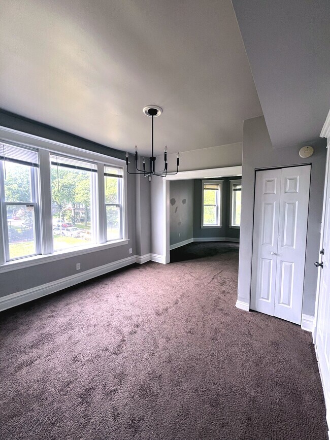 Comedor - 5735 S Marshfield Ave