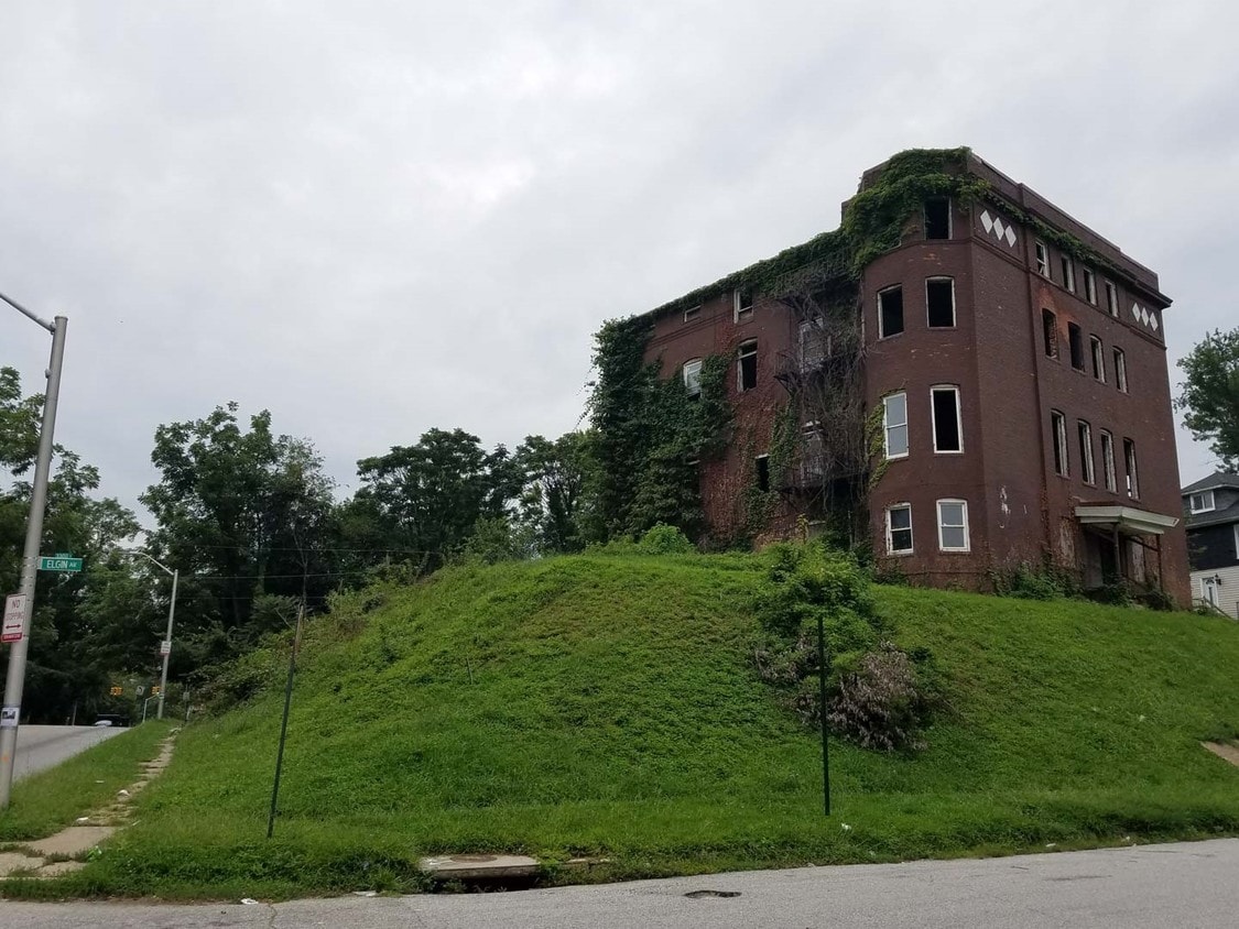 Building Photo - 3301 Elgin Ave