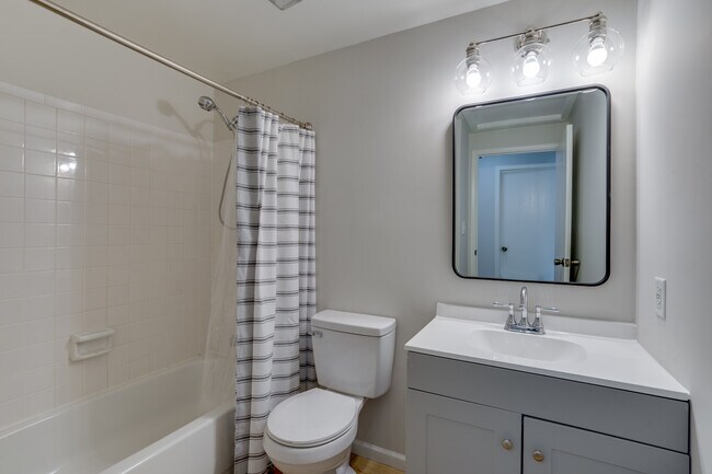 Baño compartido - 5471 Braddock Ridge Dr