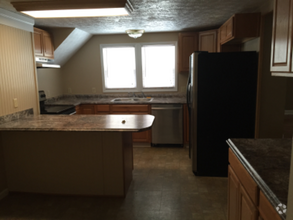 Building Photo - 428 Hill Dr