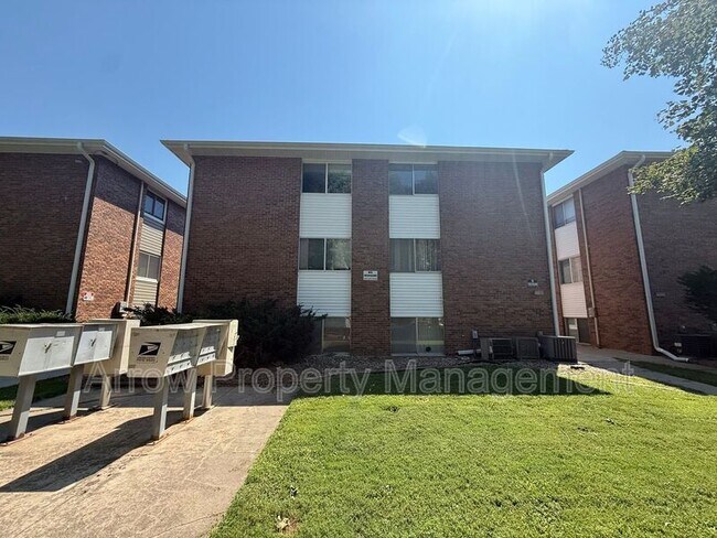 Foto del edificio - 1119 E St