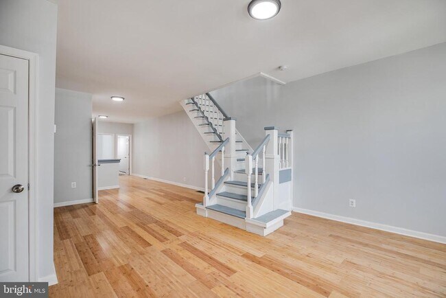Foto del edificio - 5626 Lansdowne Ave