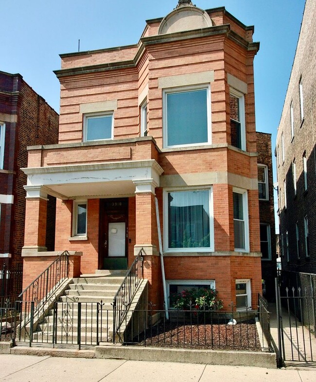 Building Photo - 3918 W Van Buren St