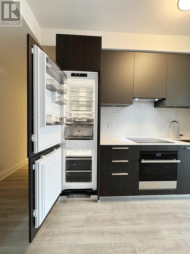 Photo du bâtiment - 65 Broadway Ave