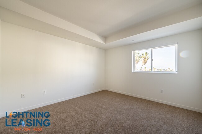 Foto del edificio - 11405-11405 Chandler Blvd