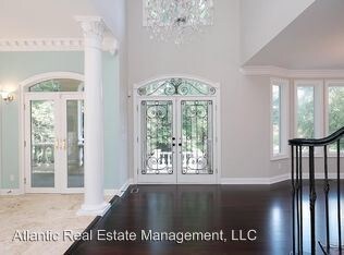 Foto del edificio - 1008 Oak Creek Rd