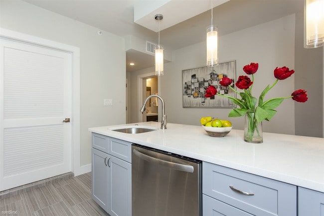 Building Photo - 2 br, 2 bath  - 1533-39 PARRISH ST Unit 1A