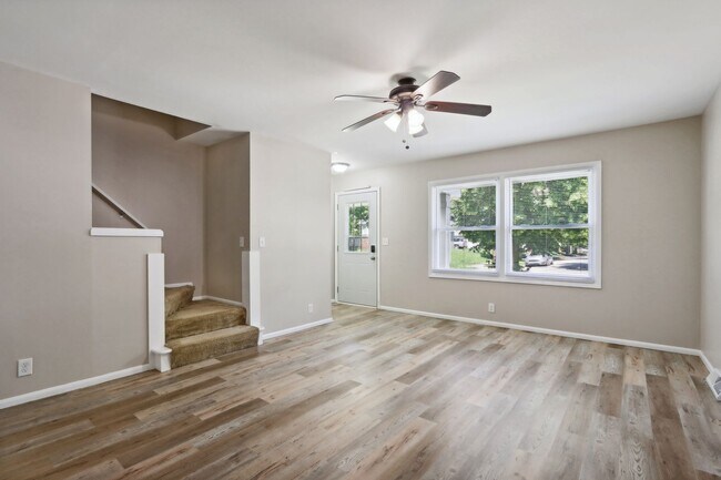 Building Photo - 6437