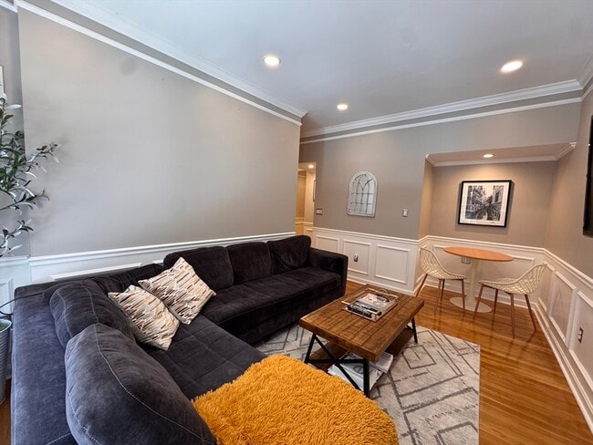Building Photo - 416 Marlborough St