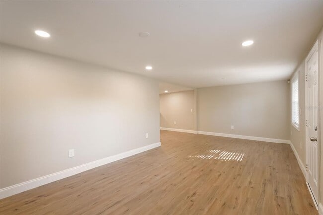 Building Photo - 964 CR 483