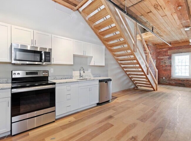 Building Photo - 60 13th St