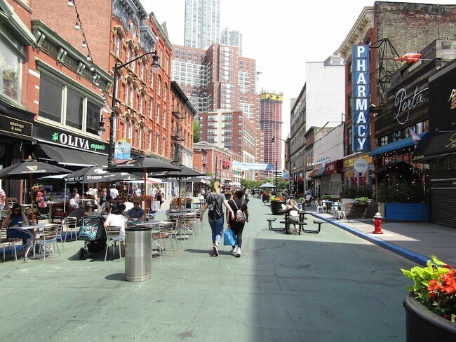 Foto del edificio - 139 Newark Ave