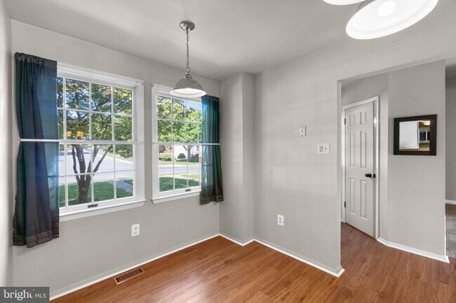 Building Photo - 4310 Sycamore Dr