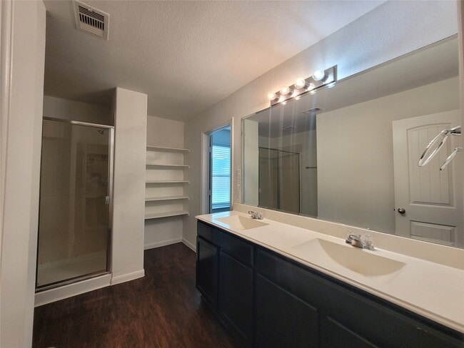 Building Photo - 13911 Cypress Meadows Dr