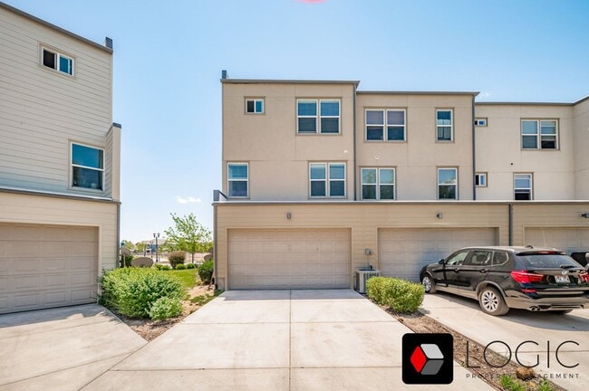 Building Photo - 4594 S Jordan Pkwy W