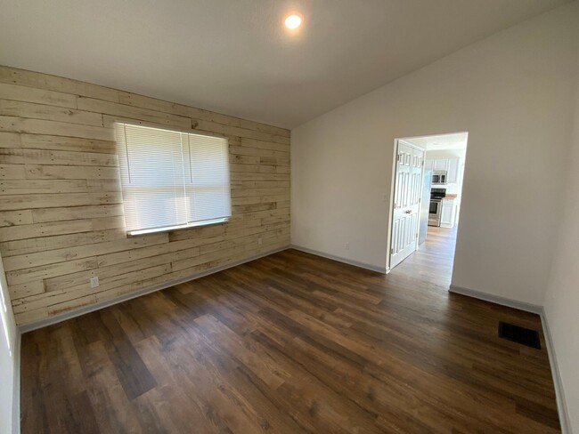 Foto del edificio - Newly Remodeled 2 Bedroom House